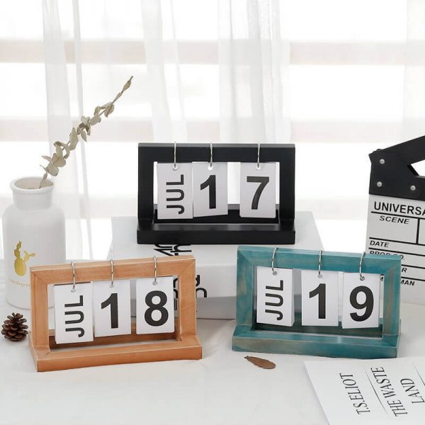 Wooden Desk Calendar